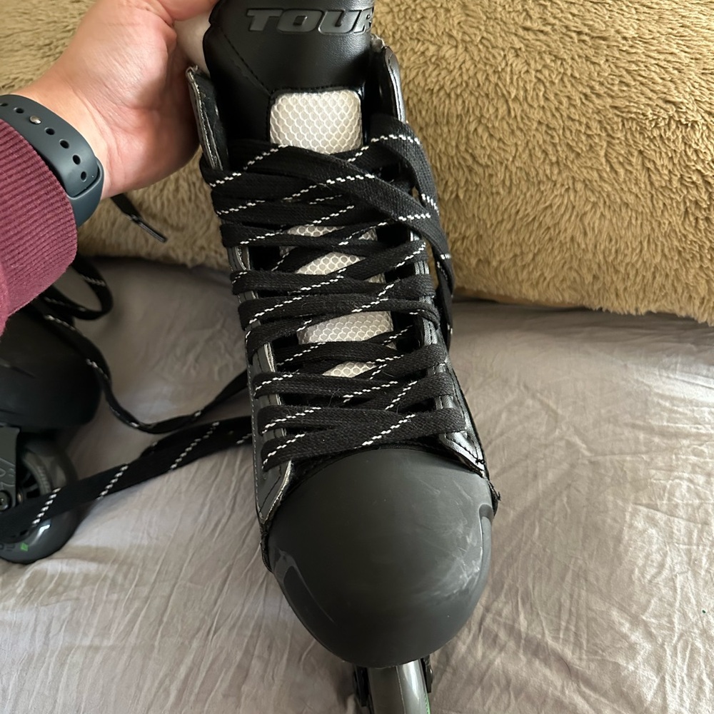 Tour Inline Skates with Green Accents - Picture 7 of 10